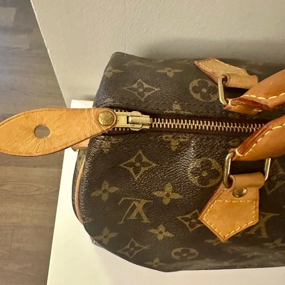 Louis Vuitton Monogram Canvas Speedy 30 - Picture 7 of 15